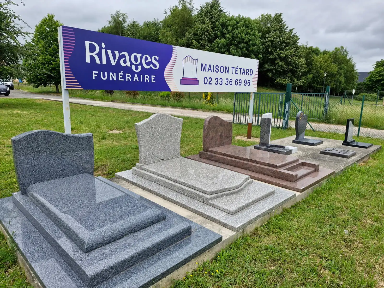 Marbrerie funéraire — taille du granit et pose de monuments